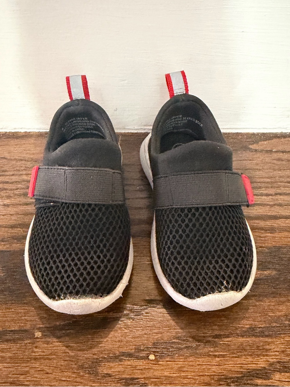Cat & Jack Toddler Black Mesh Slip-On Sneakers / Water Shoes - Size 5